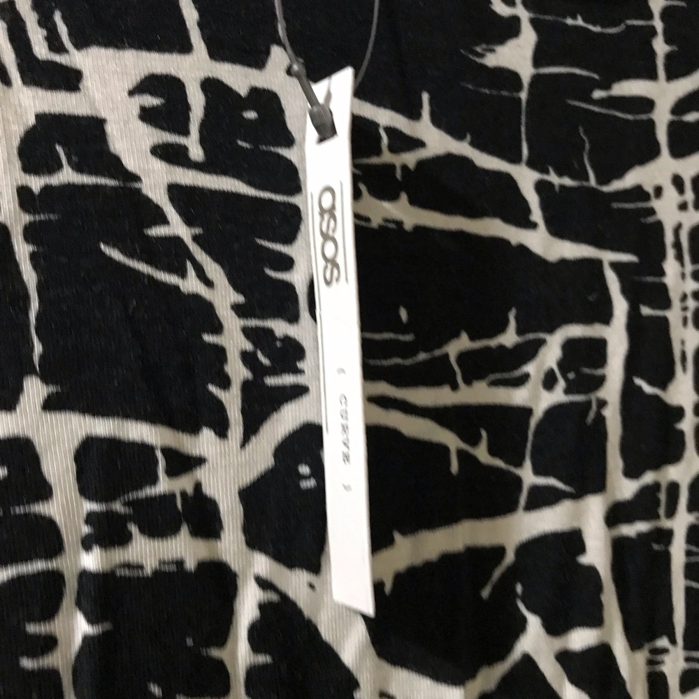 *NWT* ASOS ladies short sleeved dress - Picture 2 of 4